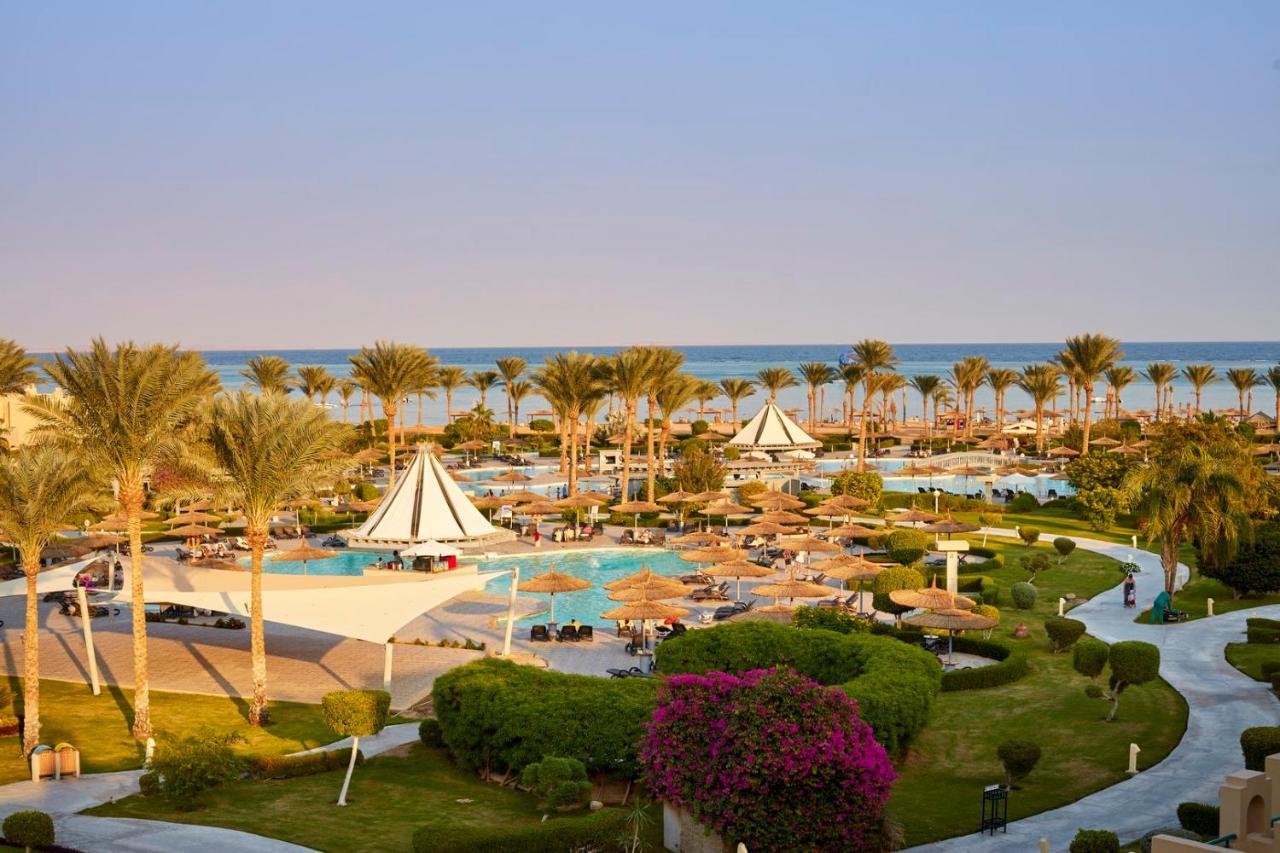 Coral Sea Water world Resort